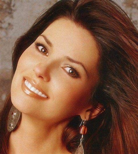 Shania Beautiful Eyes Most Beautiful Women Beautiful People Country