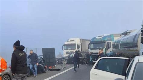 Autostrade Maxi Tamponamento Per La Nebbia Coinvolti Tir E Decine