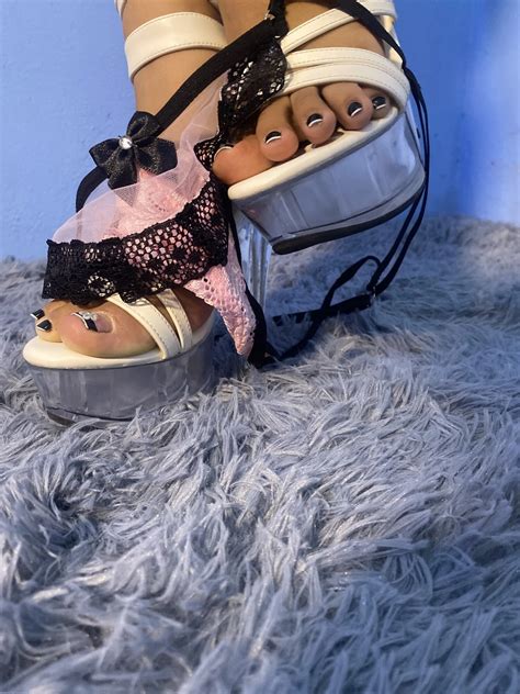 Give Me A Kiss Nude Pics XHamster