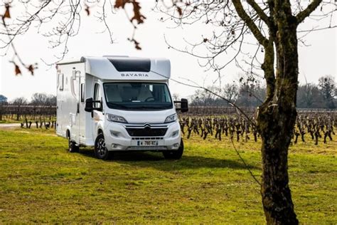 Nomade Fit les camping cars Bavaria suréquipés pour petits budgets