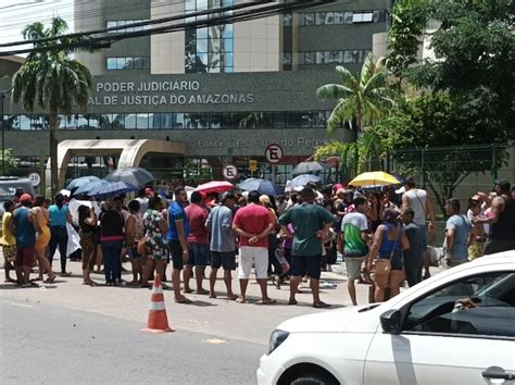 Grupo Protesta Em Frente Ao Tjam Ap S Ordem De Reintegra O De Posse Em