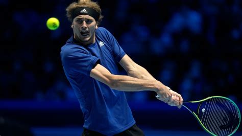 Tennis Alexander Zverev schlägt Daniil Medwedew und gewinnt zum