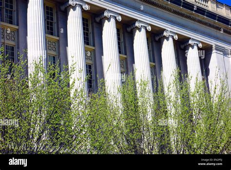 United States Treasury building in Washington DC Stock Photo - Alamy