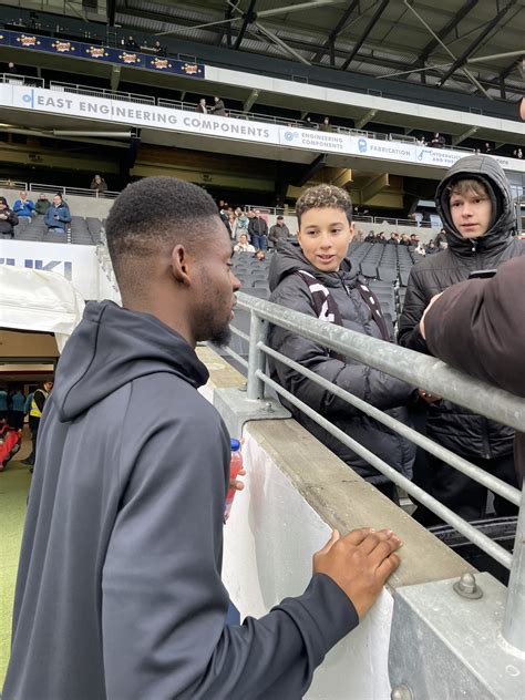 Milton Keynes Dons On Twitter Jonathan Leko Meeting Fans Ahead Of