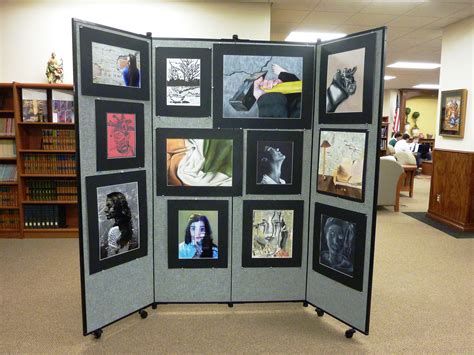 creative ways  display student artwork screenflex