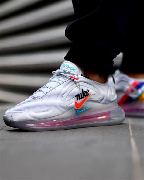 Nike Air Max 720 Rainbow Wolf Grey Sneakersfr