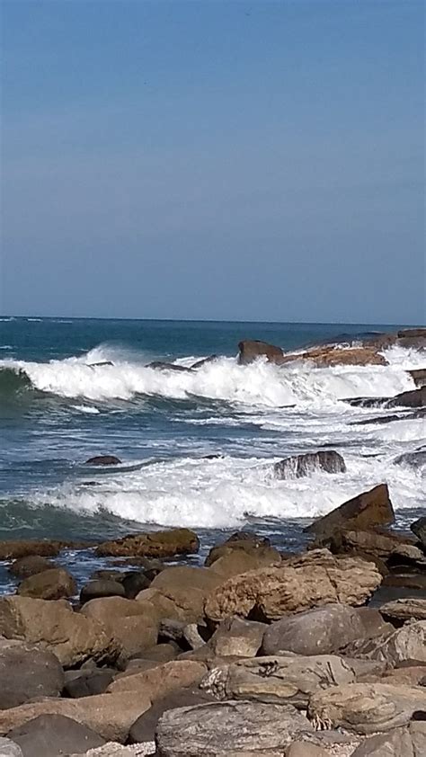 Mar Revolto Em Praia De B Zios Em Praias De Buzios Lindo