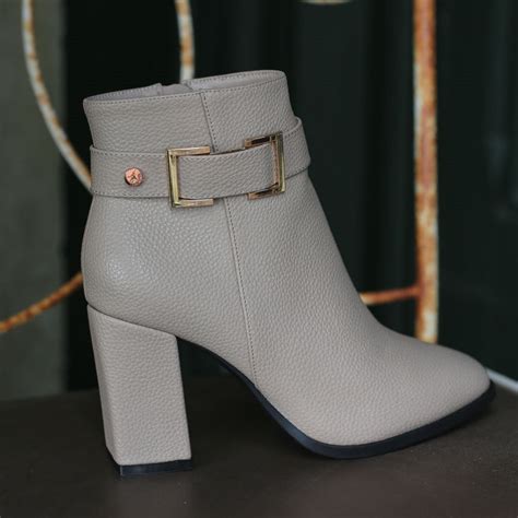 Shop Clothing, Shoes & Accessories Online | Spirit Clothing