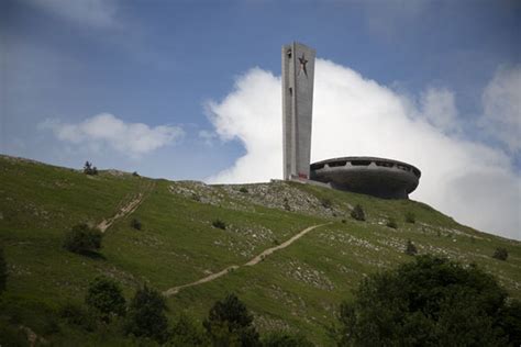 Graffiti on the grey walls of the monument | Buzludzha monument ...