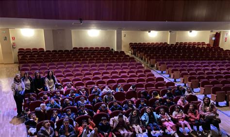 Visita Al Teatro Municipal Emilio Gavira Por Los Alumnos De Y