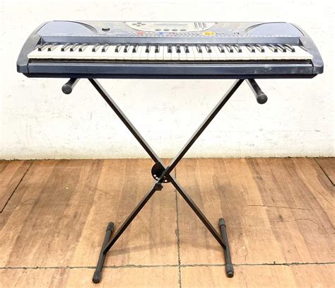 Lot Yamaha Psr 270 Keyboard W Stand