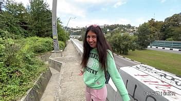 Recoger Agente público Follada una belleza en los arbustos XVIDEOS