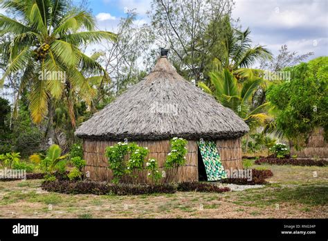 maison kanak traditionnelle sur lile douvea iles loyaute nouvelle