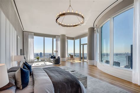 Sprawling Penthouse at the Eastern Edge of Manhattan’s Billionaire’s ...