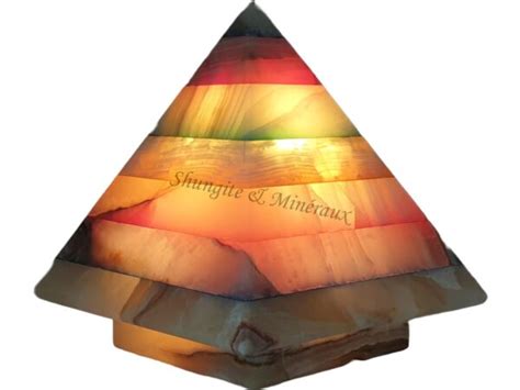 Lampe Onyx Pyramide Shungite Minéraux