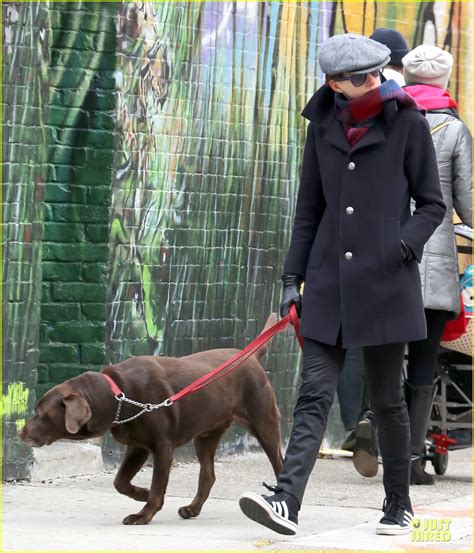 Anne Hathaway I Looked Like My Gay Brother Photo 2763314 Anne Hathaway Photos Just Jared