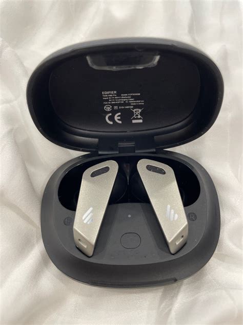 Edifier Bluetooth headphones, Audio, Headphones & Headsets on Carousell