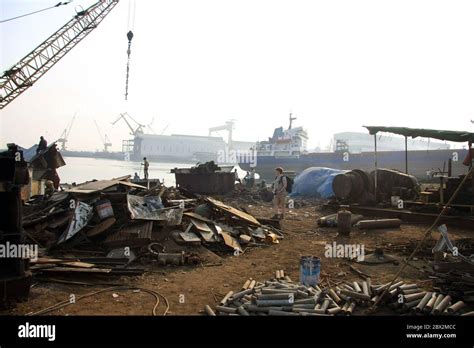 Shipbreaking Yard In Darukhana Mumbai India Ins Vikrant Dismantling