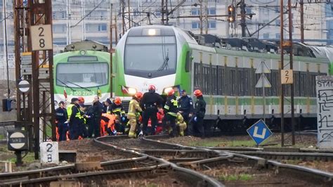 Warszawa Wypadek na torach przy Dworcu Zachodnim Są utrudnienia TVN