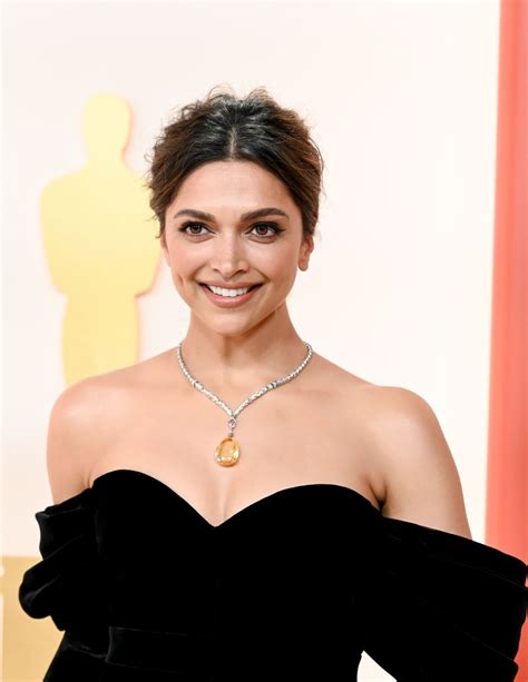 Deepika Padukone Oscars 2023 Red Carpet • Celebmafia