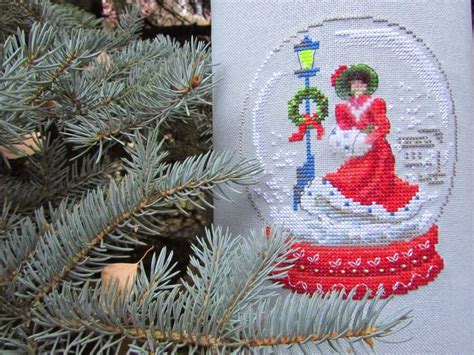 Душевные крестики: Третий шарик и гуляющий кабан. | Christmas cross ...