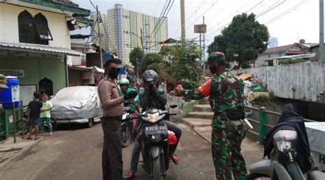 Babinsa Koramil 01 Menteng Bersama Tiga Pilar Gerakan Warga Untuk Tetap