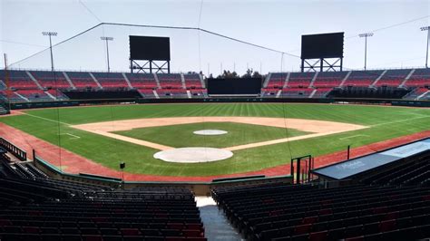 Goteras Butacas Rotas E Inseguridad El Estadio De Diablos Rojos Espera Juegos De Mlb Pese A