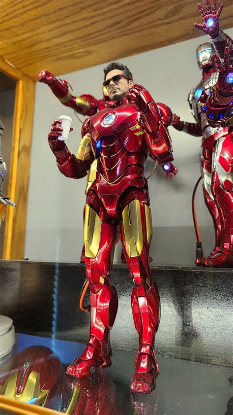 Hot Toys MMS D The Avengers Iron Man Mark VI Collectible Figure Page