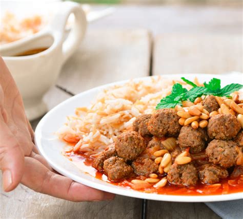 Dawood Basha Lebanese Meatballs Braised In Tomato Sauce Hadias