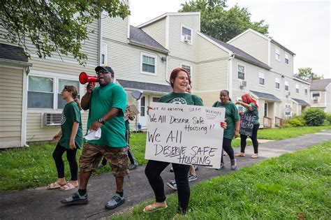 Peabody Properties tenants protest against bad living conditions