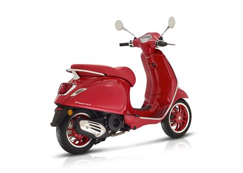 Motorrad Vergleich Vespa Primavera 125 RED 2021 Vs Vespa Sprint 125