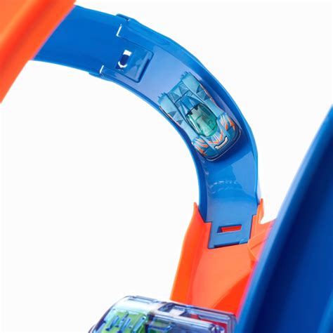 Hot Wheels Bahn Korkenzieher Crash Trackset Rennstrecke Mit Loopings Smyths Toys Deutschland