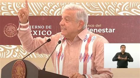 AMLO anuncia construcción de Universidad Benito Juárez en Villa Corzo