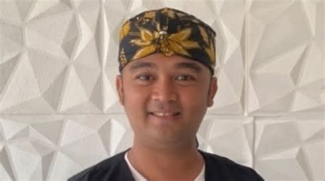 profil sandy permana pemain sinetron mak lampir  meninggal