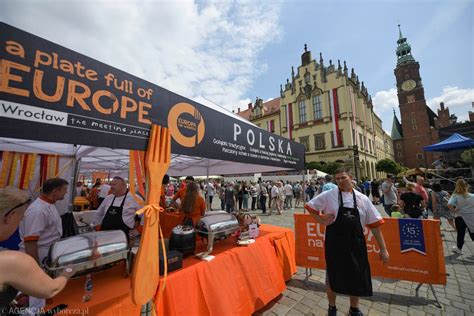 Wroc Aw Festiwal Europa Na Widelcu Pokaz Roberta Mak Owicza