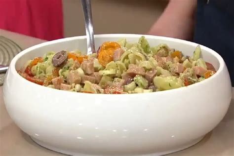 Salada de macarrão para o natal Receitinhas Caseiras