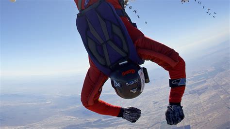 Skydiver dies during world-record attempt