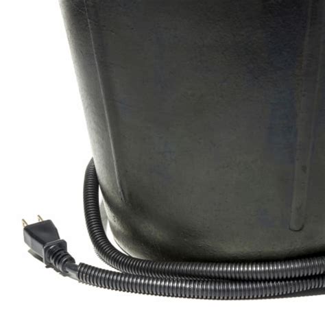 Farm Innovators 18 Qt Rubber Flat Back Heated Bucket W Guard 90 Watt