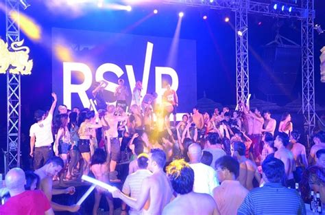 Giới trẻ nóng hừng hực với tiệc hè bikini lớn nhất Việt Nam