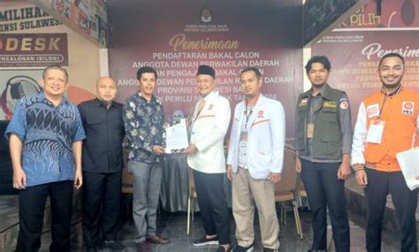 Pks Peserta Pertama Daftar Bacaleg Di Kpu Sulbar