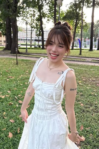 Dàn hot girl Việt Gen Z gây sốt vì vừa xinh đẹp vừa học giỏi Báo Dân trí