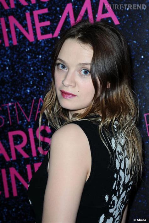 Hot Sexy Sara Forestier Bikini Pics