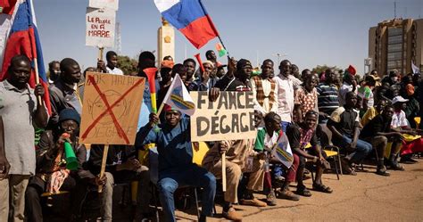 Burkina Faso manifestation contre la présence française Africanews