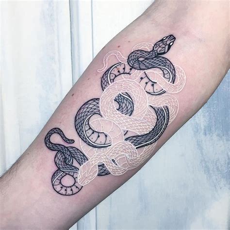 Mesmerizing New Serpentine Tattoos By Mirko Sata Leg Tattoos Tattoos