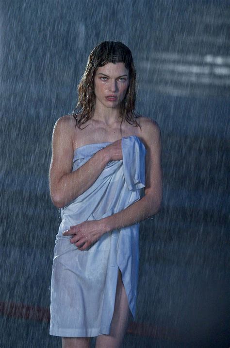 Naked Milla Jovovich In Resident Evil