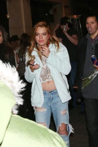 Loopy In London Lindsay Lohan Looks Like A Hot Mess Bares Midriff In Shocking Photos After