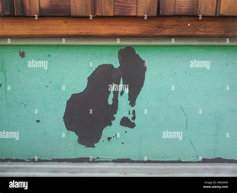 Peeling Green Paint High Resolution Stock Photography And Images Alamy