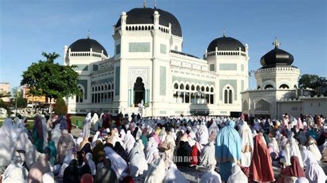 Bacaan Takbiran Idul Fitri Versi Pendek Dan Panjang Lengkap Tulisan