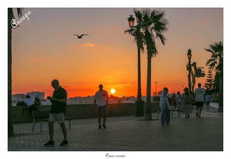 Ocaso sureño Atardecer en el Paseo del Vendaval de Cádiz Flickr