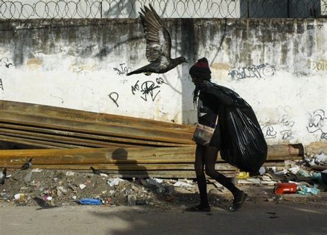 Non Distogliere Lo Sguardo Dal Povero Messaggero Di Santantonio